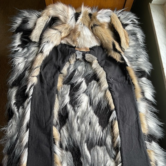 Spirithoods Naughty Rabbit Wolverine Faux Fur Spirithood - Picture 5 of 7